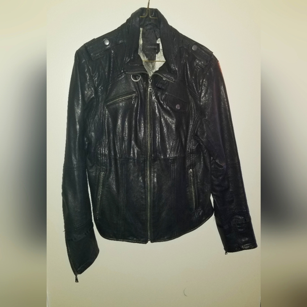 Danier brand premium leather biker jacket SIZE: Large